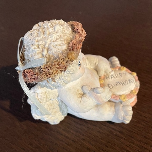 Dreamsicle Cherubic Figurine with Birthday Cake - Picture 4 of 5